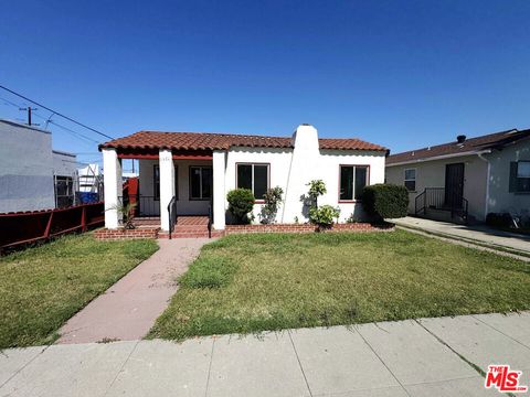 Photo of 6574 Brayton Avenue, Long Beach, CA 90805 (MLS # 26836239)