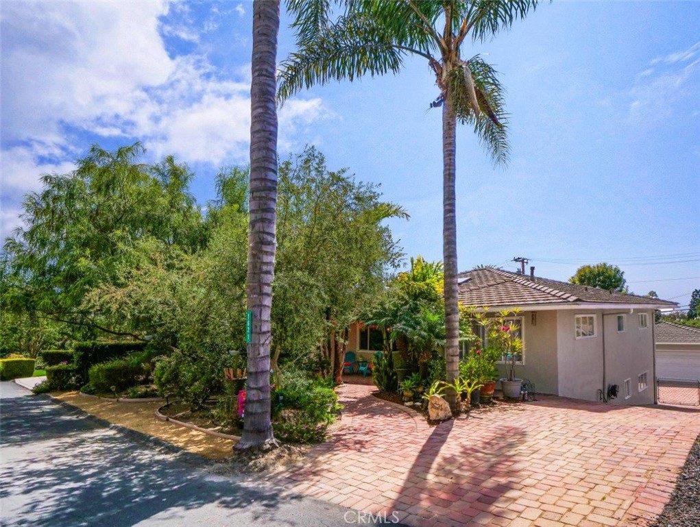 1621 Espinosa Circle