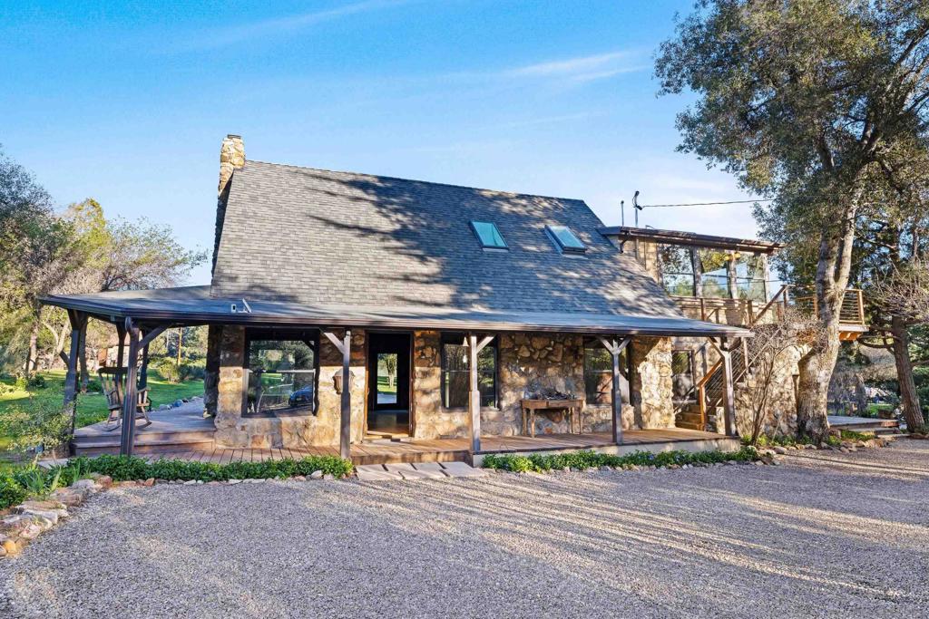 27546 Old Highway 80