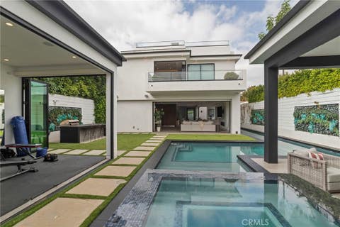 Photo of 538 Alta Vista Blvd, Los Angeles, CA 90036 (MLS # SR26053473)