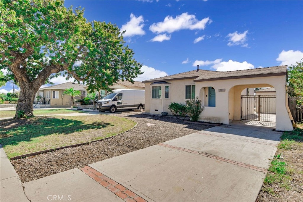 Properties 4 4208 W 141st