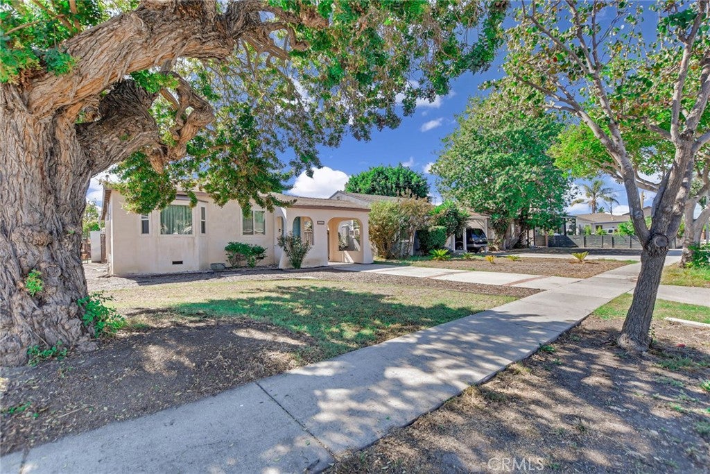 Properties 2 4208 W 141st