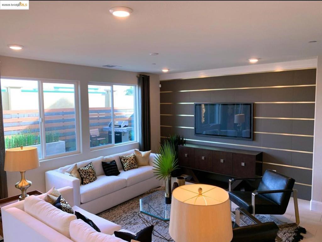 BRENTWOOD - Residential Lease