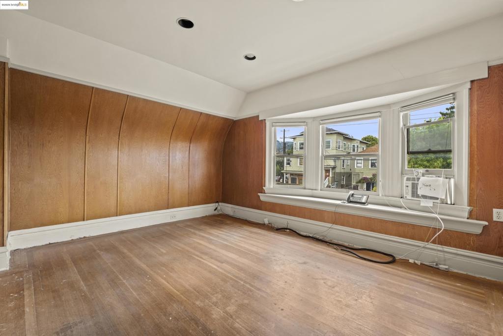 BERKELEY BOWL - Residential