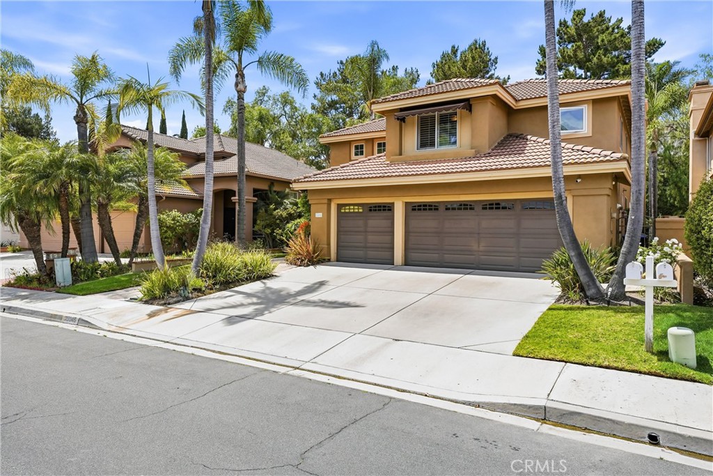 25945 Camino Largo
