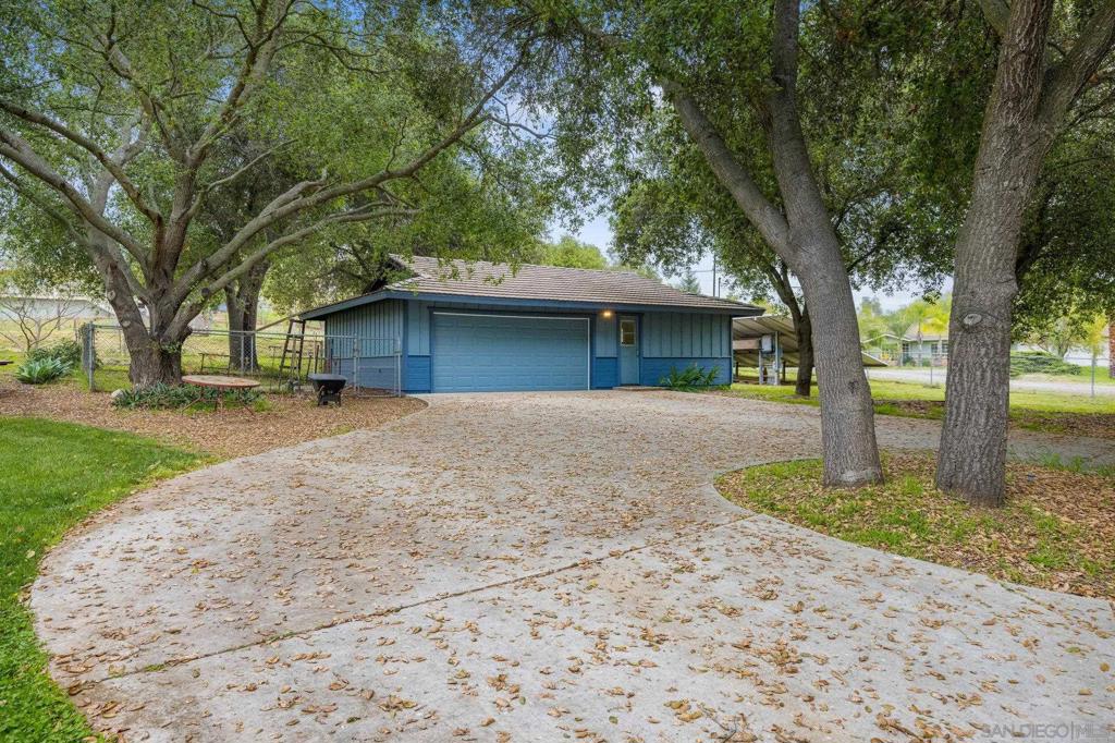 15847 Mac Tan Lane