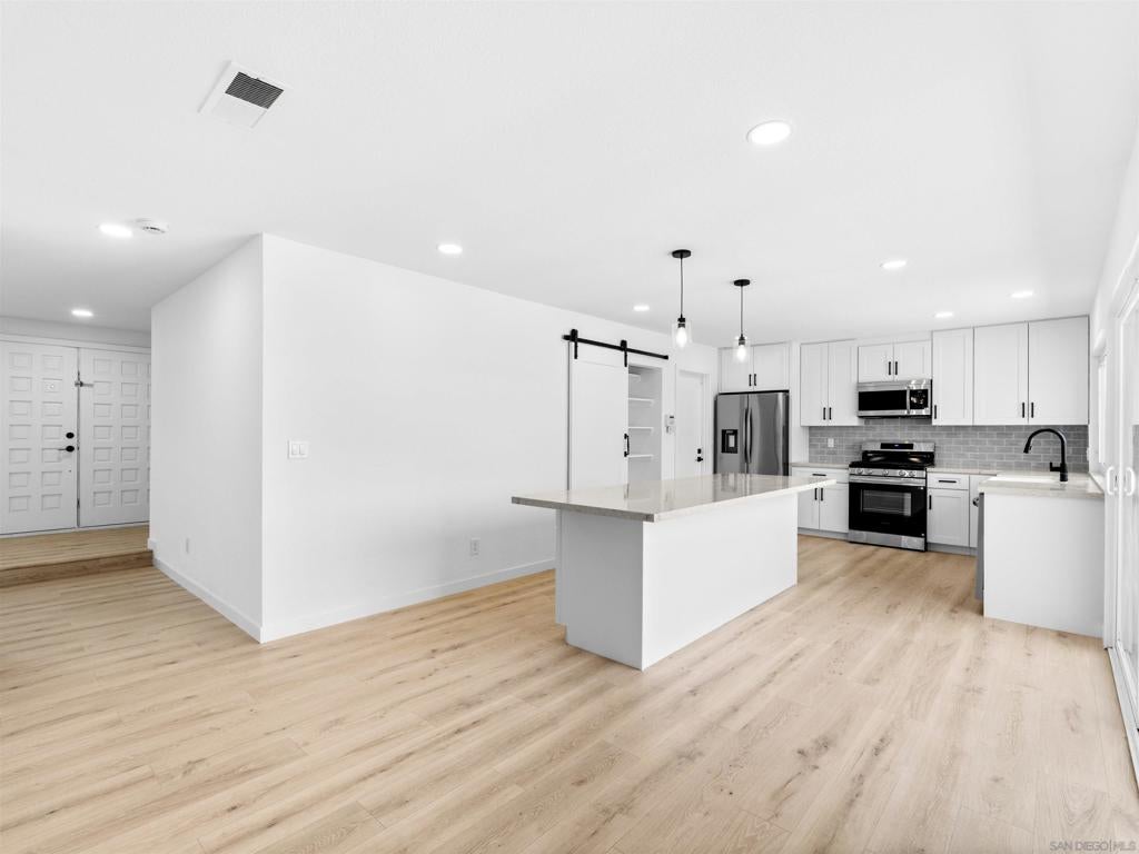 1524 Shadow Hills Dr