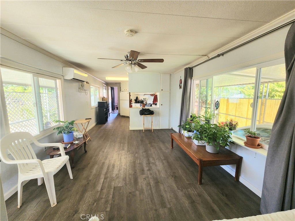 5890 E. Hwy 20 9