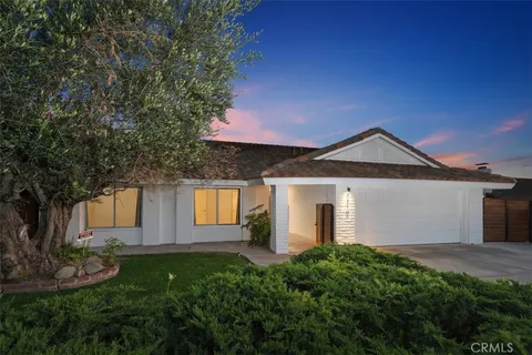 2310 E Orangeview Ln, Orange, CA 92867 - MLS#: OC26101410