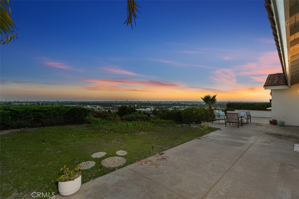 2310 E Orangeview