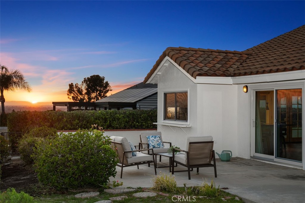 2310 E Orangeview
