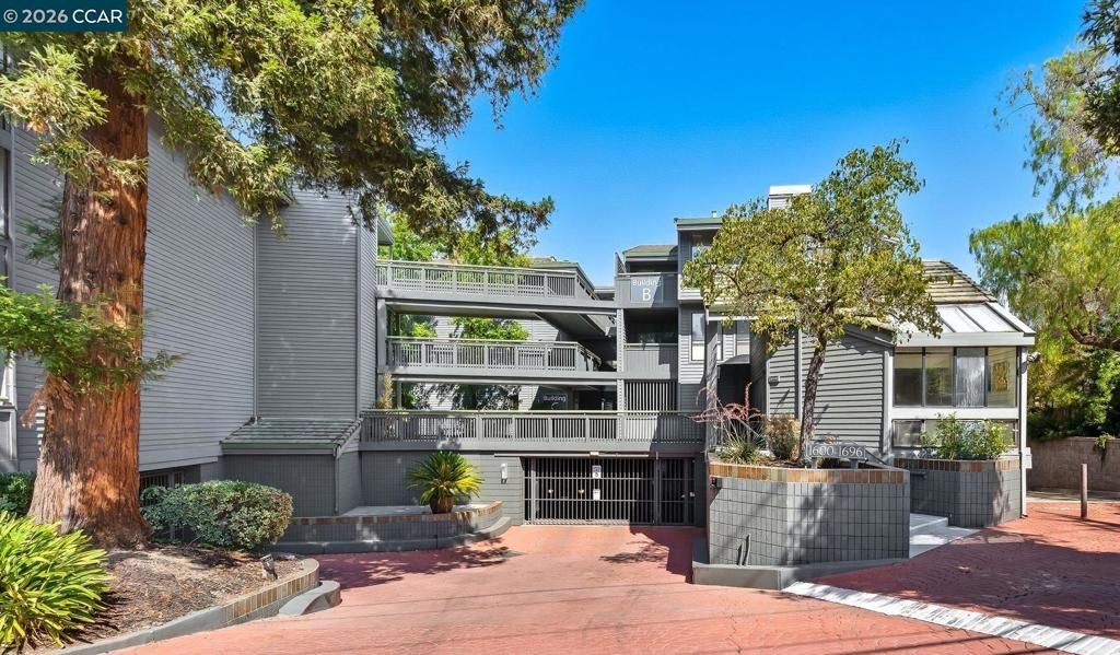 Photo of 1696 1696 San Miguel Dr Dr, Walnut Creek, CA 94596 (MLS # 41124165)