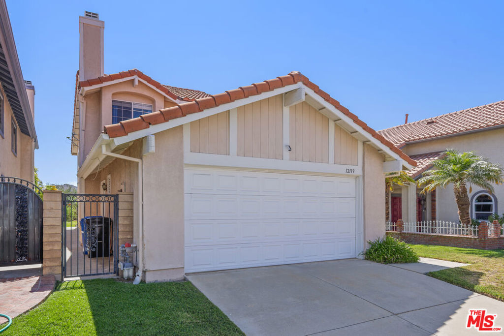 12119 Falcon Crest Way