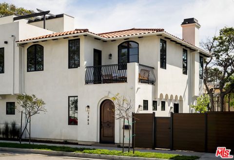 1201 N Vista Street 1201-1203 West Hollywood CA 90046