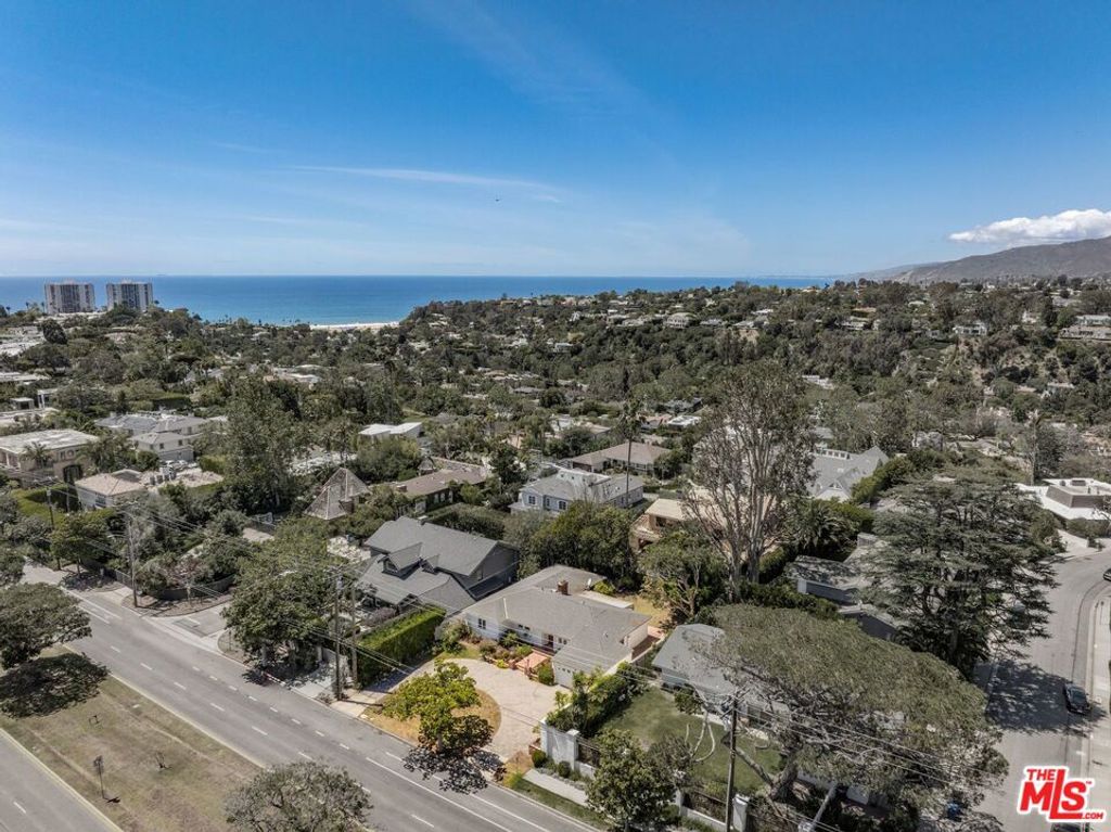 Photo of 1015 San Vicente Boulevard, Santa Monica, CA 90402 (MLS # 26810051)