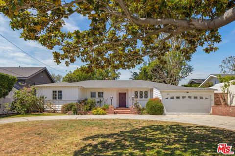 Photo of 1015 San Vicente Boulevard, Santa Monica, CA 90402 (MLS # 26810051)