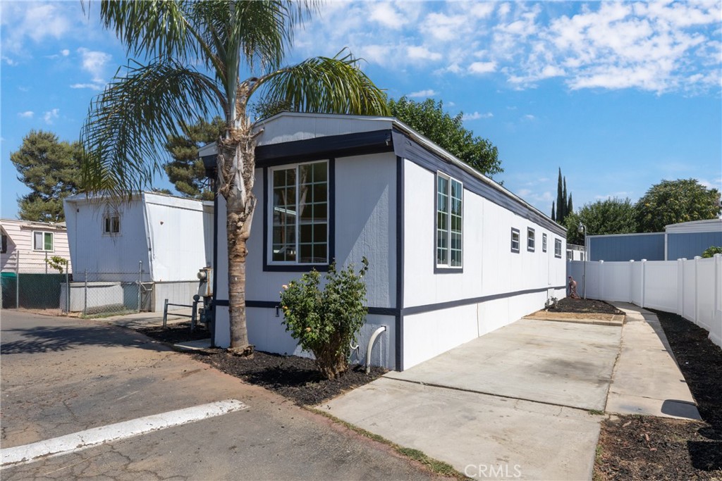Discover this beautifully remodeled 2-bedroom, 1-bathroom home, perfectly blending modern upgrades with everyday comfort. The home features a brand-new kitchen complete with stunning quartz countertops, new flooring, and updated cabinetry, creating a stylish and functional space for cooking and entertaining.
Throughout the home, fresh finishes and thoughtful details make it truly move-in ready. Conveniently located just a short drive to the 10 Freeway, this property offers easy access for commuters while still being close to Yucaipa’s local shopping, dining, and amenities.