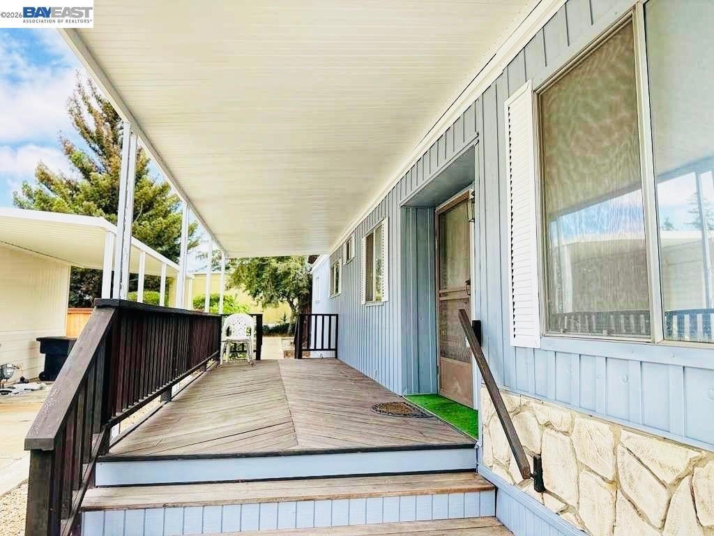 3231 Vineyard Ave