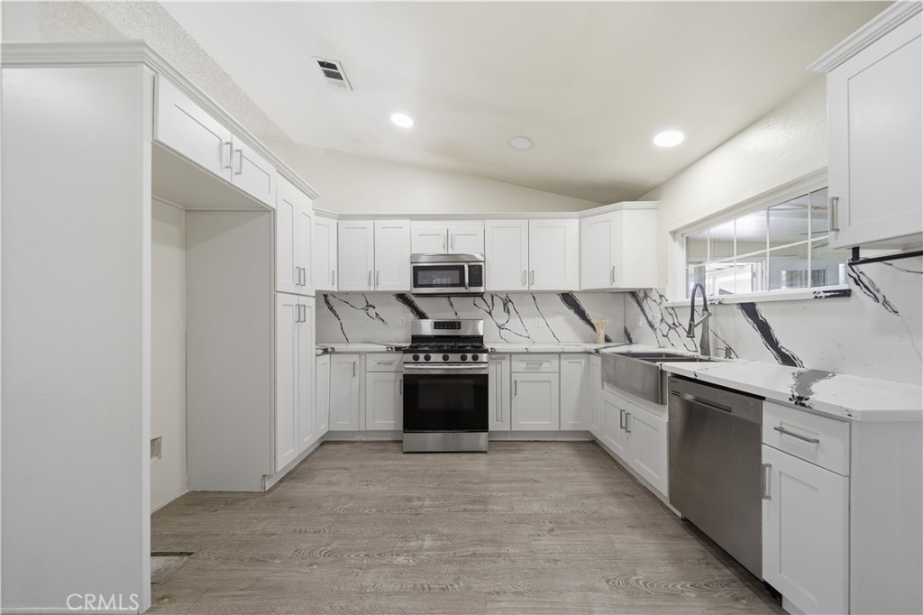 14211 La Mirada St