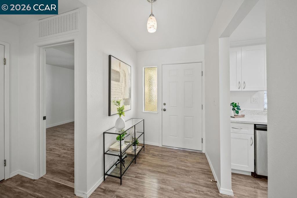 571 Europa Ct
