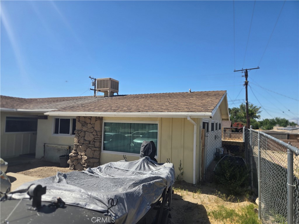 16211 Encina