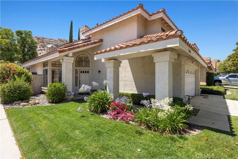 Photo of 29065 Marilyn Dr DR, Canyon Country, CA 91387 (MLS # SR26125056)