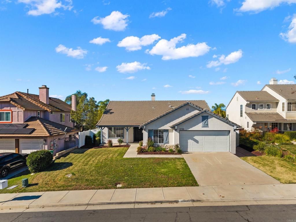 Photo of 39785 Spinning Wheel Drive Dr, Murrieta, CA 92562 (MLS # NDP2600507)