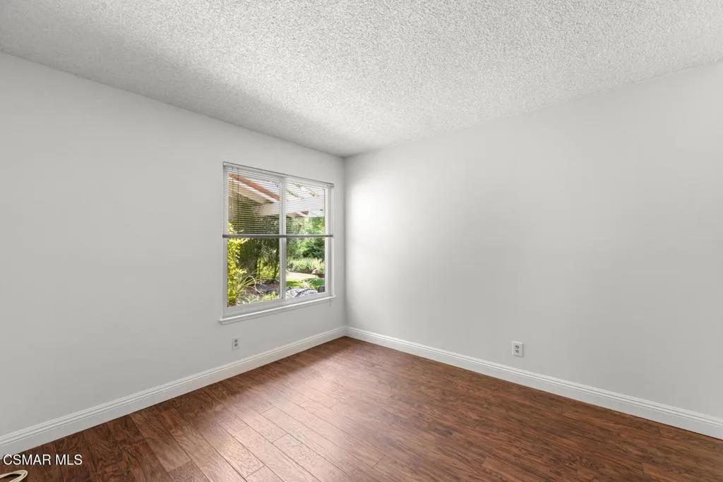 Agoura Hills, California 91301, United States, 4 Bedrooms Bedrooms, ,2 BathroomsBathrooms,Residential,Pending,214474