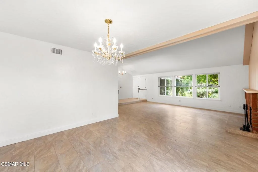 Agoura Hills, California 91301, United States, 4 Bedrooms Bedrooms, ,2 BathroomsBathrooms,Residential,Pending,214474