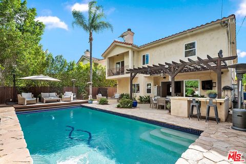 Photo of 4724 Noble Avenue, Sherman Oaks, CA 91403 (MLS # 25615777)