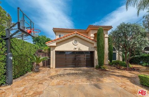 Photo of 4724 Noble Avenue, Sherman Oaks, CA 91403 (MLS # 25615777)