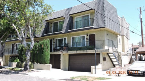 Photo of 1140 N Lamer ST, Burbank, CA 91506 (MLS # CV26169066)