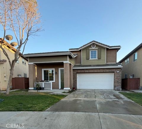 Photo of 106 Fernpine Ln, Pomona, CA 91767 (MLS # SR26055710)