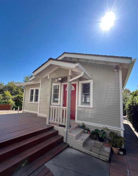 Photo of 2438 MARTIN LUTHER KING JR WAY Way, Berkeley, CA 94704 (MLS # 41119831)