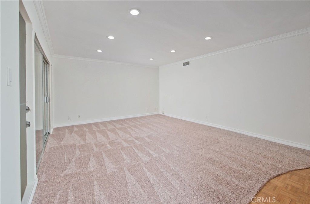 Photo of 4950 Louise Ave #108, Encino, CA 91316 (MLS # SR26043266)