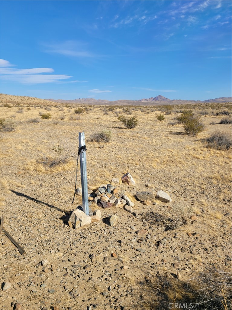 Right near Barstow. Ready to Own a Piece of the High Desert?
Welcome to 80 sprawling acres of wide-open space with endless possibilities! Perfectly situated between the 15 Freeway and historic Route 66, just off Main Street on Buckboard Road — right near Hinkley Road.
Whether you're dreaming of building a private getaway, creating a family compound, starting a ranch, or investing in the future, this land has what you're looking for. With panoramic views of the desert and surrounding mountains, you'll enjoy stunning sunrises, peaceful evenings, and the kind of quiet you can't find in the city — all just under 15 miles from the shops, restaurants, and amenities of Barstow. Check and make sure the land is appropriate for your usage.
Easy freeway access means you're never too far from modern conveniences, yet you'll feel like you're in your own world. And with talks of growth and development in the area — including possible expansion near the Barstow Outlet Center and casino site — this could be a smart long-term investment.
Looking for land with potential?
Whether you want income-generating opportunities, room to roam, or space for your entire family, this property has it. Zoned RL (Rural Living), buyer to verify possibilities.
Don’t miss your chance to own a massive slice of Southern California desert land at a great price. Opportunities like this don’t come along often — come take a look and imagine what you can build!