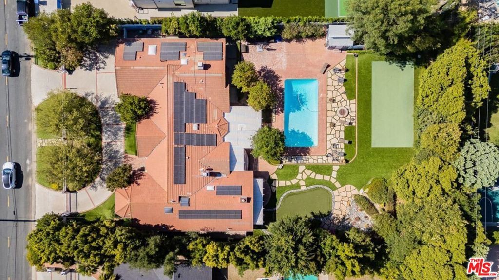 Photo of 5355 Amestoy Avenue, Los Angeles, CA 91316 (MLS # 26861331)