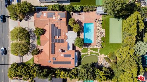 Photo of 5355 Amestoy Avenue, Los Angeles, CA 91316 (MLS # 26861331)