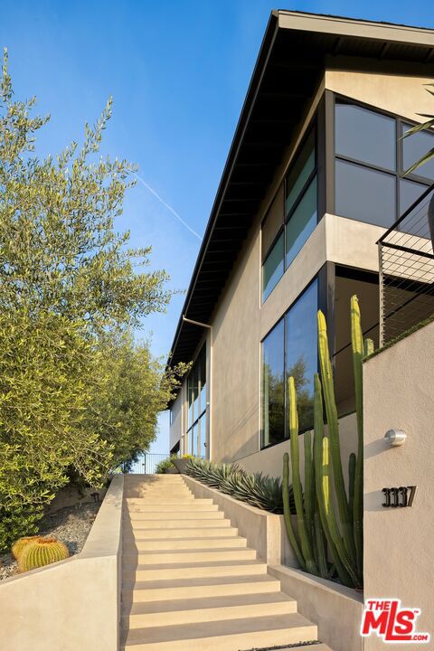 3337 Beverly Ranch Road