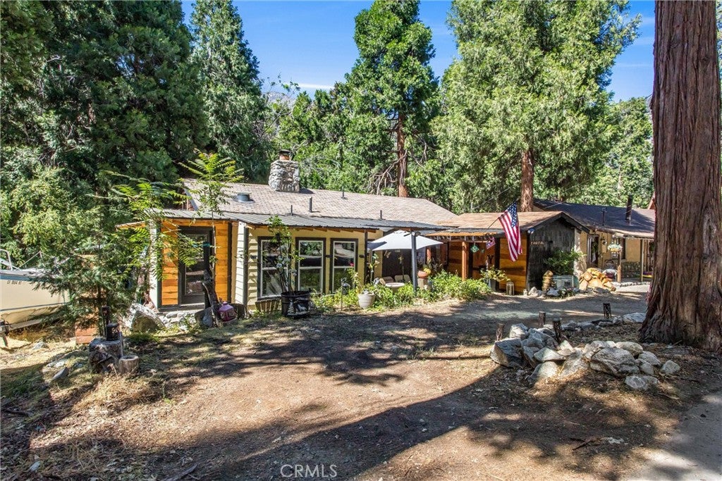40940 Pine Drive