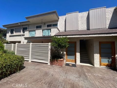 Photo of 2016 Euclid St #16, Santa Monica, CA 90405 (MLS # OC26086258)