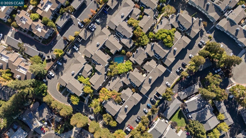 MAYWOOD VILLAGE - Residential