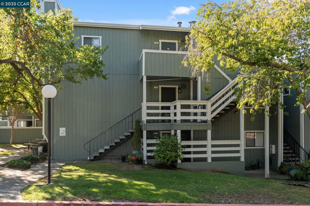 MAYWOOD VILLAGE - Residential