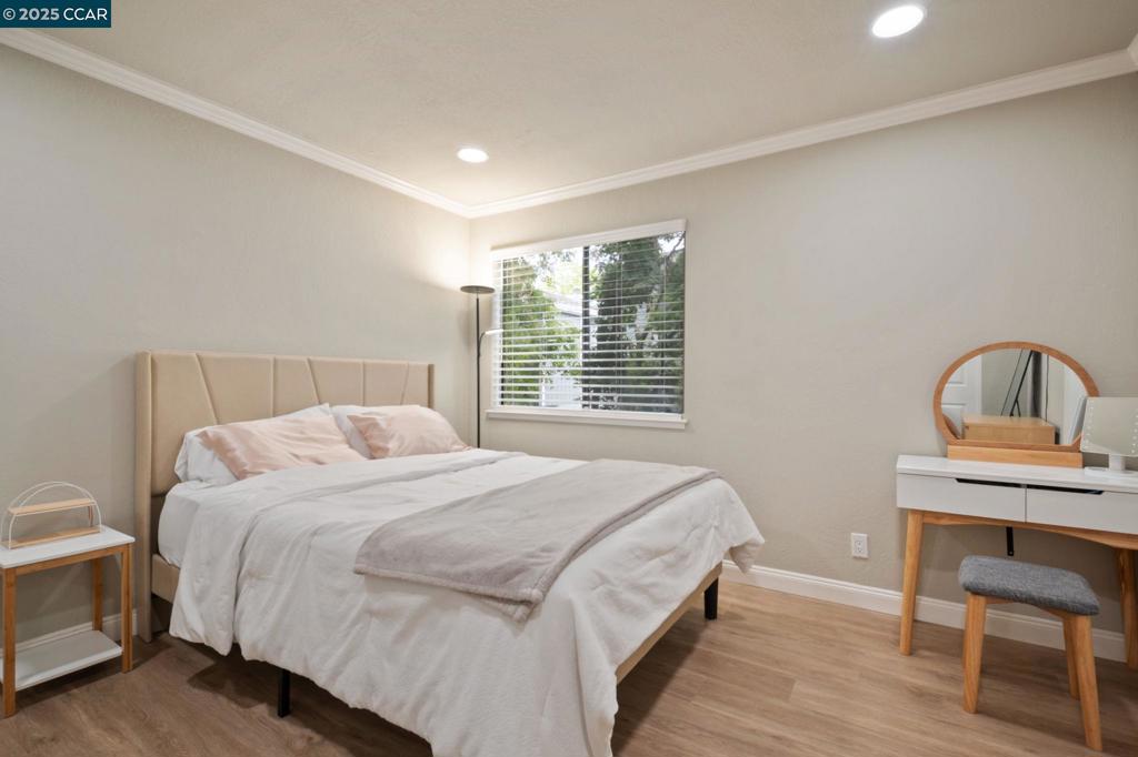 MAYWOOD VILLAGE - Residential