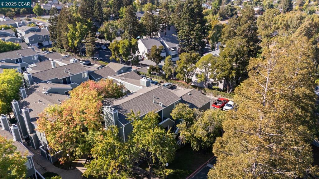 MAYWOOD VILLAGE - Residential