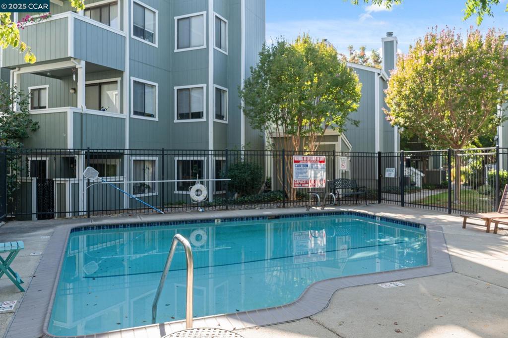 MAYWOOD VILLAGE - Residential