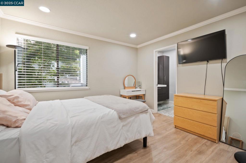 MAYWOOD VILLAGE - Residential