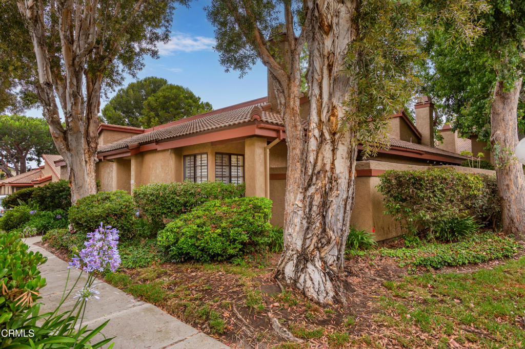 Prime Location! Walk out your front door right to the tennis courts and a short stroll to the pool. There was pride of ownership and it shows. The home is very clean and ready for your personal touches.This Beautiful home is located in the coveted Deckside Villas community which is conveniently located across from the Seabridge Marketplace. This community has tennis courts, pickleball courts, pool, spa and some smaller greenbelts.