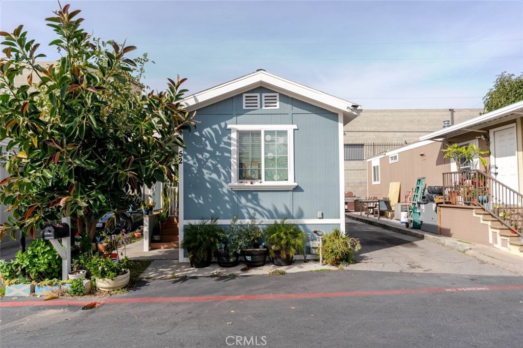 10471 Glenoaks Boulevard 52