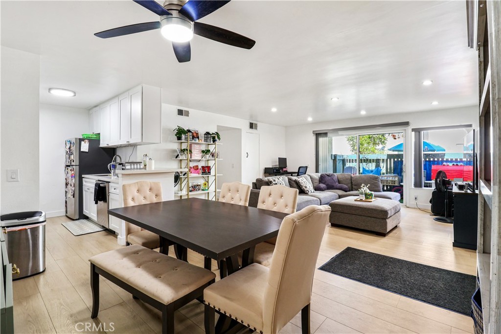 Welcome to this pristine, move-in-ready home, thoughtfully remodeled and located in the vibrant heart of Tarzana. This spacious residence features 3 generously sized bedrooms and 2 updated bathrooms, all designed with comfort and style in mind.
Step into an open-concept floor plan that showcases a modern kitchen complete with quartz countertops, stainless steel appliances, and ample cabinetry—perfect for cooking and entertaining. Enjoy the private balcony with additional storage, ideal for relaxing or extra space.
The interior boasts newly painted walls, modern Pergo flooring, and LED recessed lighting. A brand-new A/C and HEATING system ensures year-round comfort and efficiency.
Located within a gated community, residents have access to premium amenities, including a swimming pool, recreation room, and a charming gazebo for gatherings and leisure.
This home offers unparalleled convenience, just minutes from top-rated restaurants, shopping centers, the Lake Balboa Golf Course, public transportation, and freeway access.
Don't miss this exceptional opportunity to experience the very best of Tarzana living!